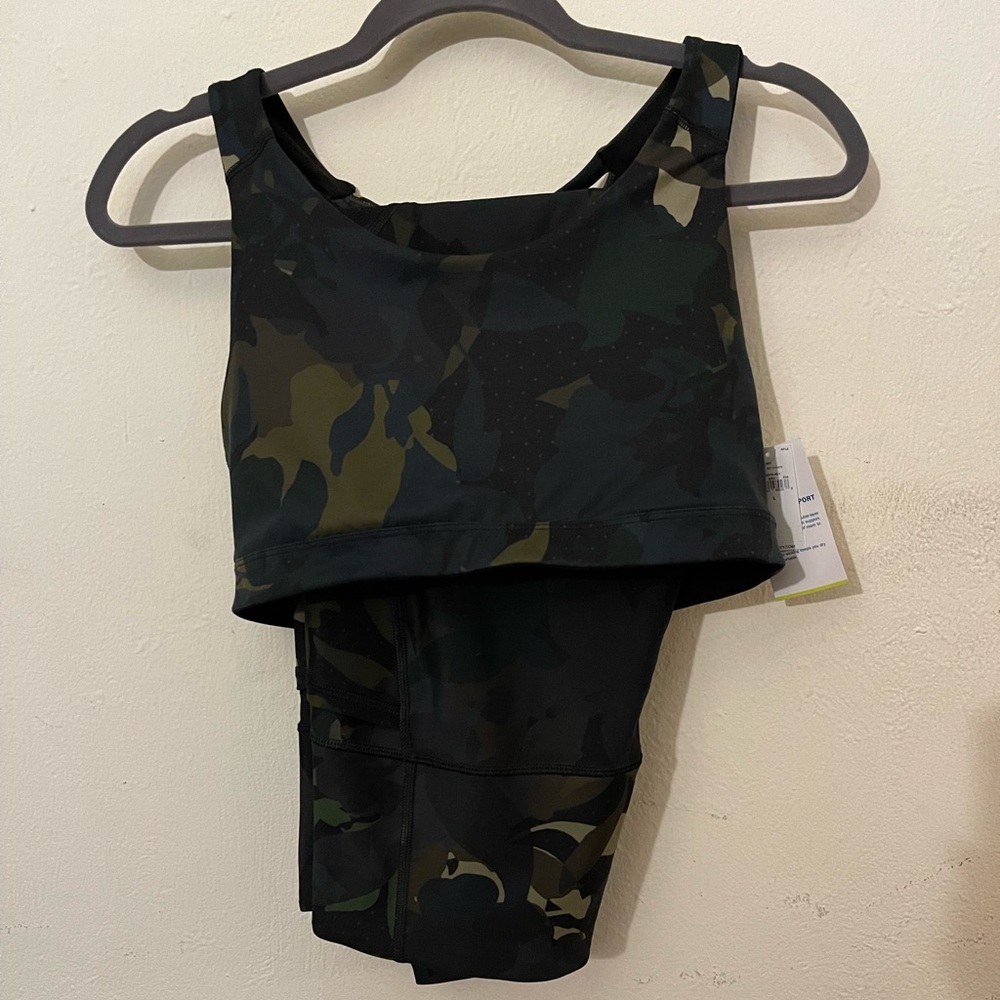 Matching Set | Floral Workout Bra (LG) & Leggings w/ pockets (XL)